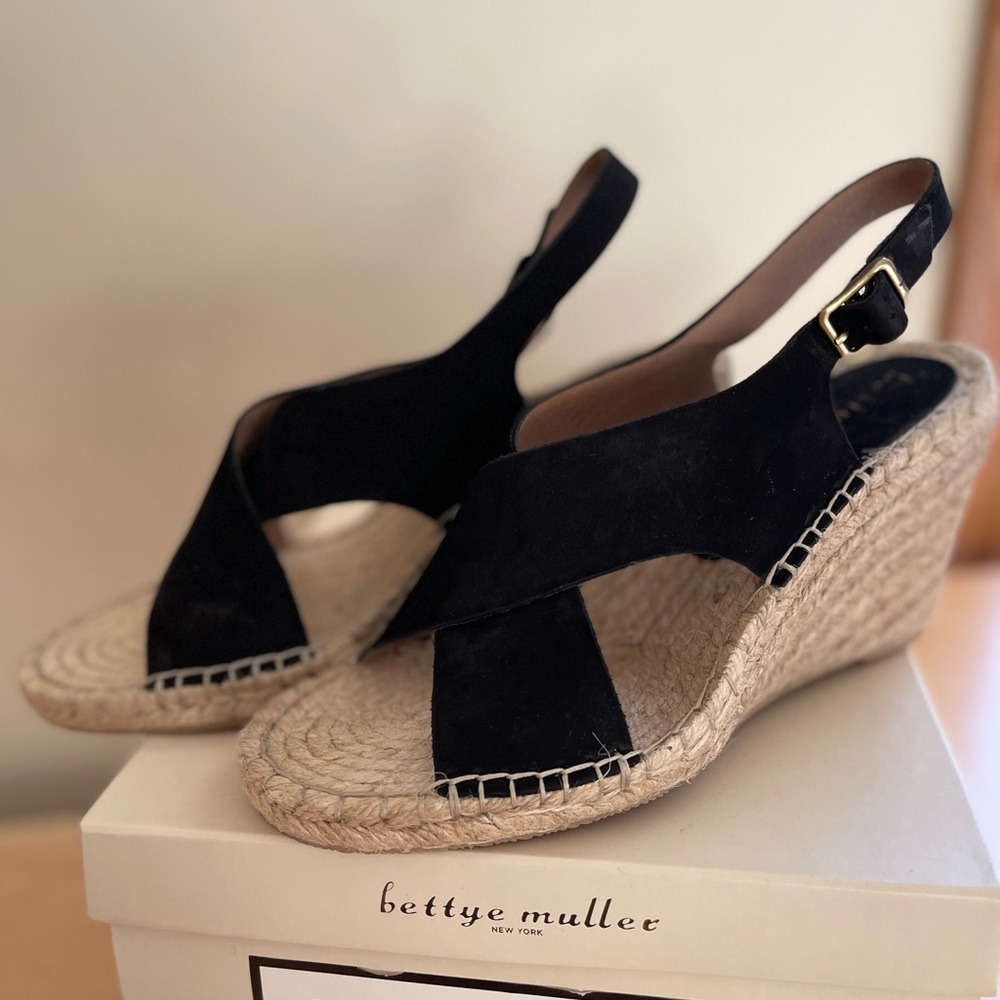 Bettye Muller New York women’s Venus Black Suede Espadrilles size 8